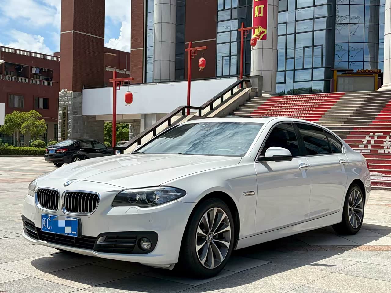 BMW5 Series 2017 525Li Leading