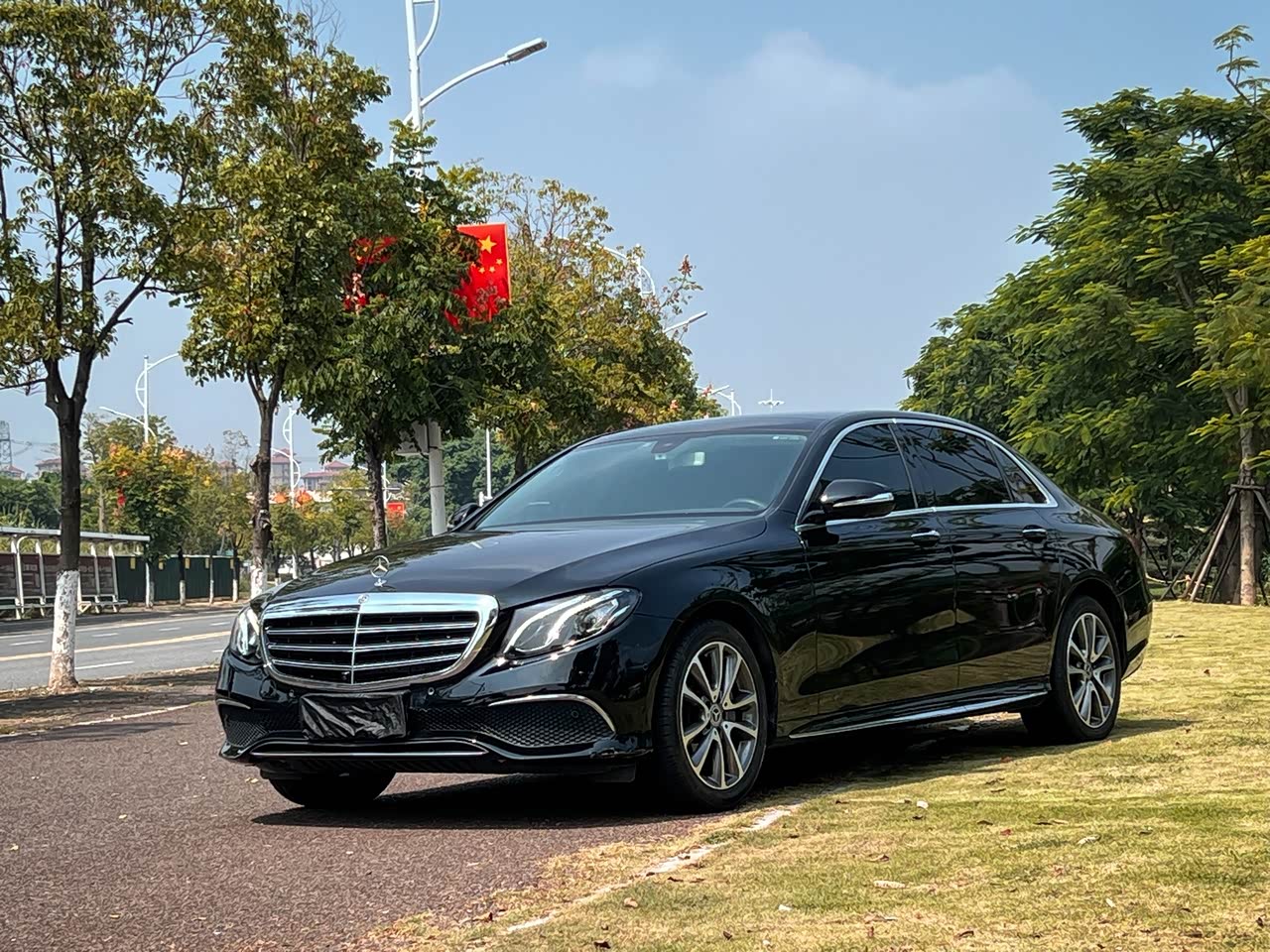 Mercedes-BenzE-Class 2019 E 300 L Sport Luxury