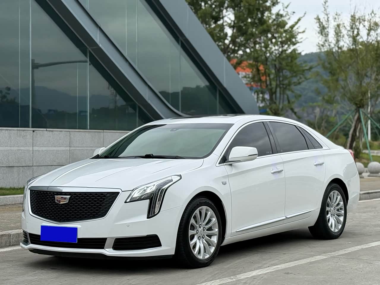 XTS 2018 28T Tech