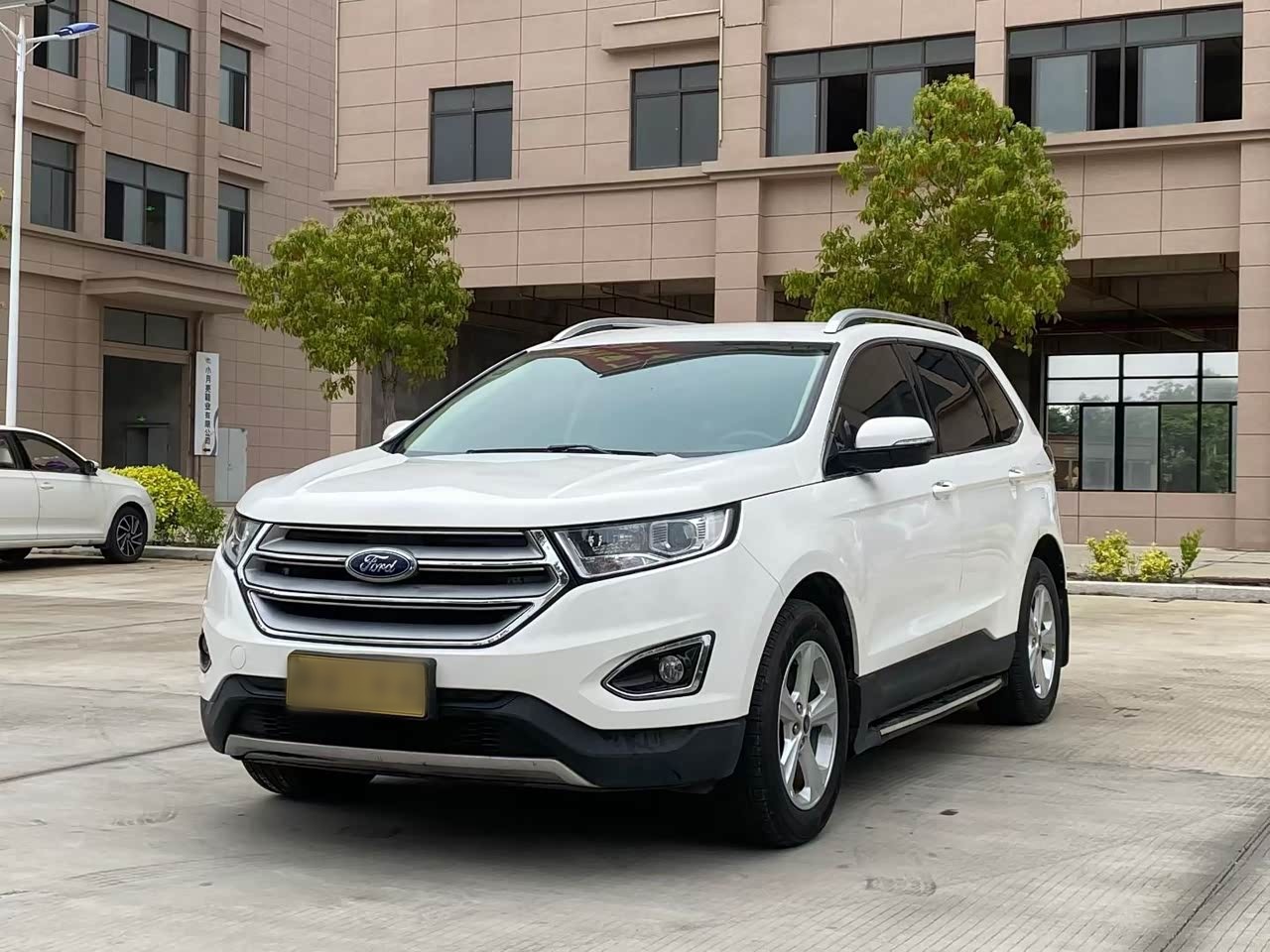 Edge 2016 EcoBoost 245 RWD 5-Seater
