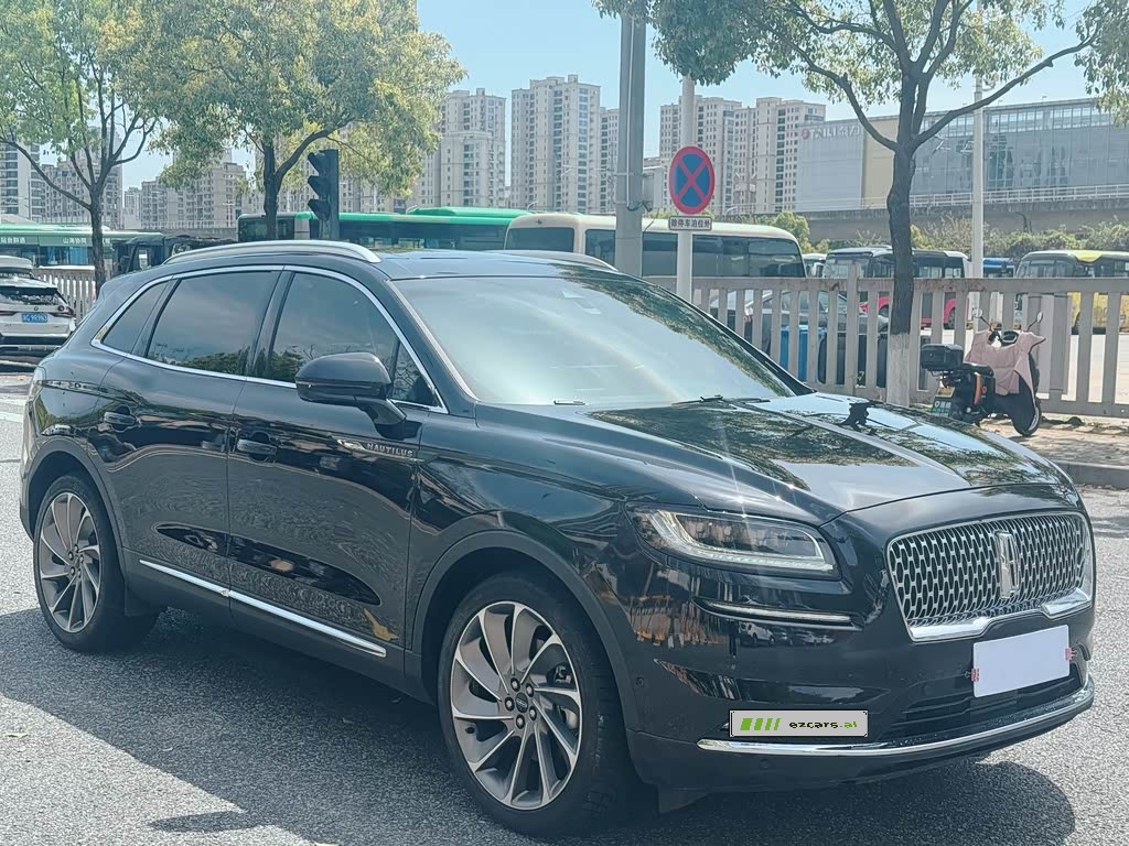 Nautilus 2022 2.7T AWD