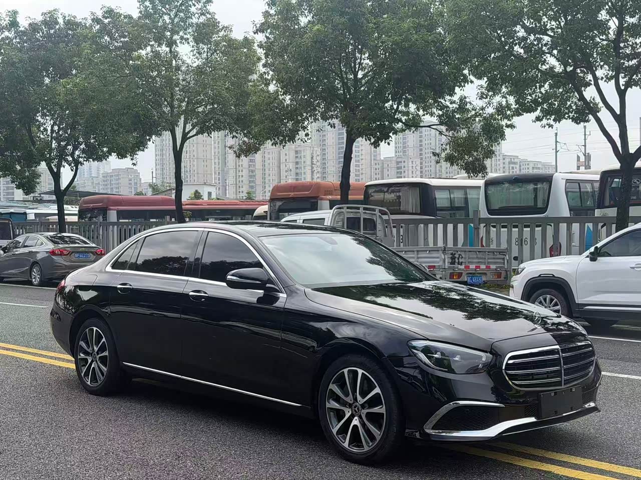Mercedes-BenzE-Class 2018 E 300 L Luxury