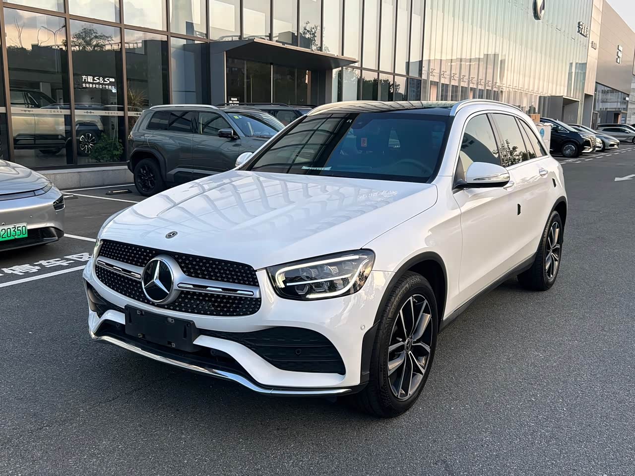 Mercedes-BenzGLC 2020 Facelift GLC 260 L 4MATIC Luxury