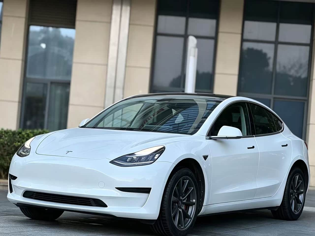 Model 3 2019 Standard Range RWD Upgraded