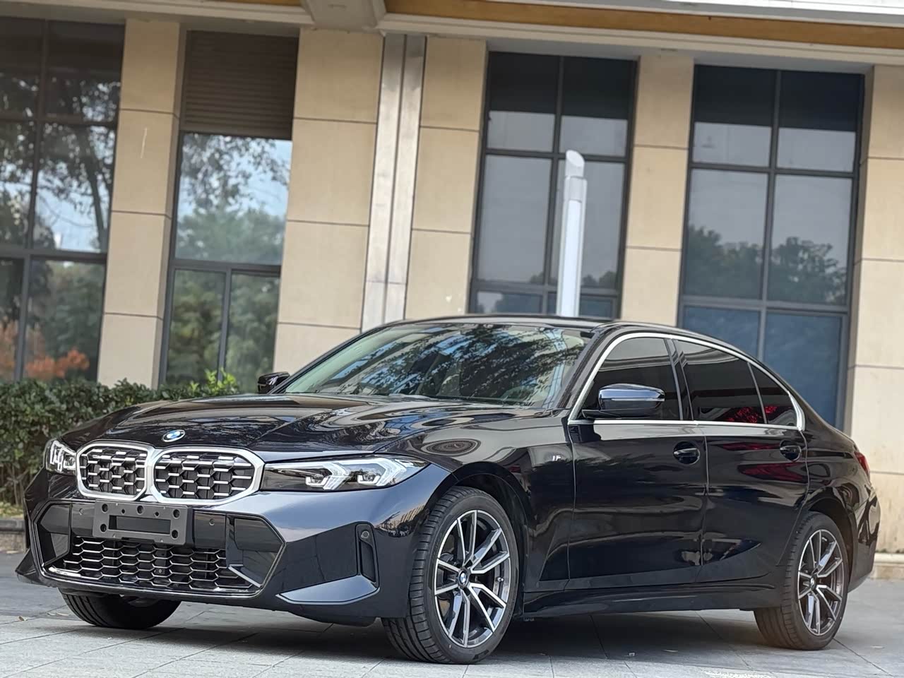 BMW3 Series 2024 325Li M Sport Package