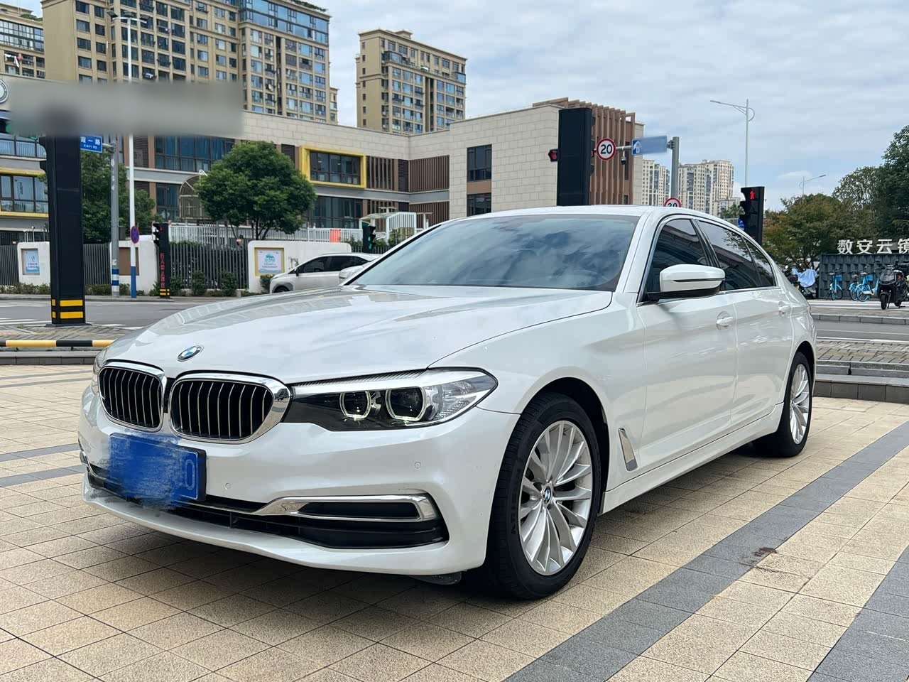 BMW5 Series 2019 Facelift 525Li Luxury