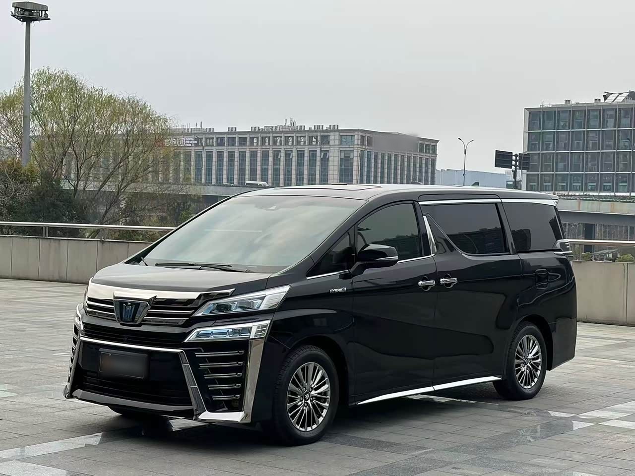 2021 Crown Hybrid 2.5L HV Supreme