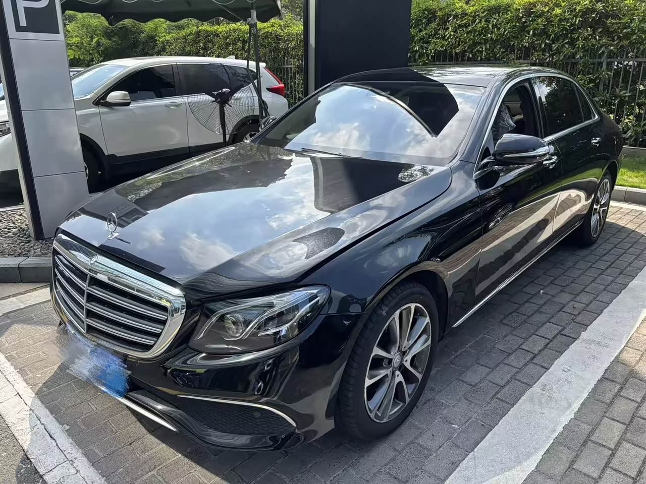 Mercedes-BenzE-Class 2017 E 200 L 4MATIC