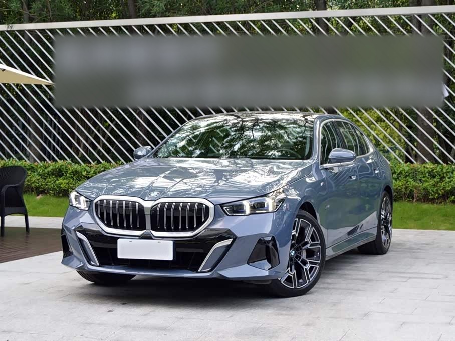 BMW5 Series 2025 530Li Exclusive M Sport Package