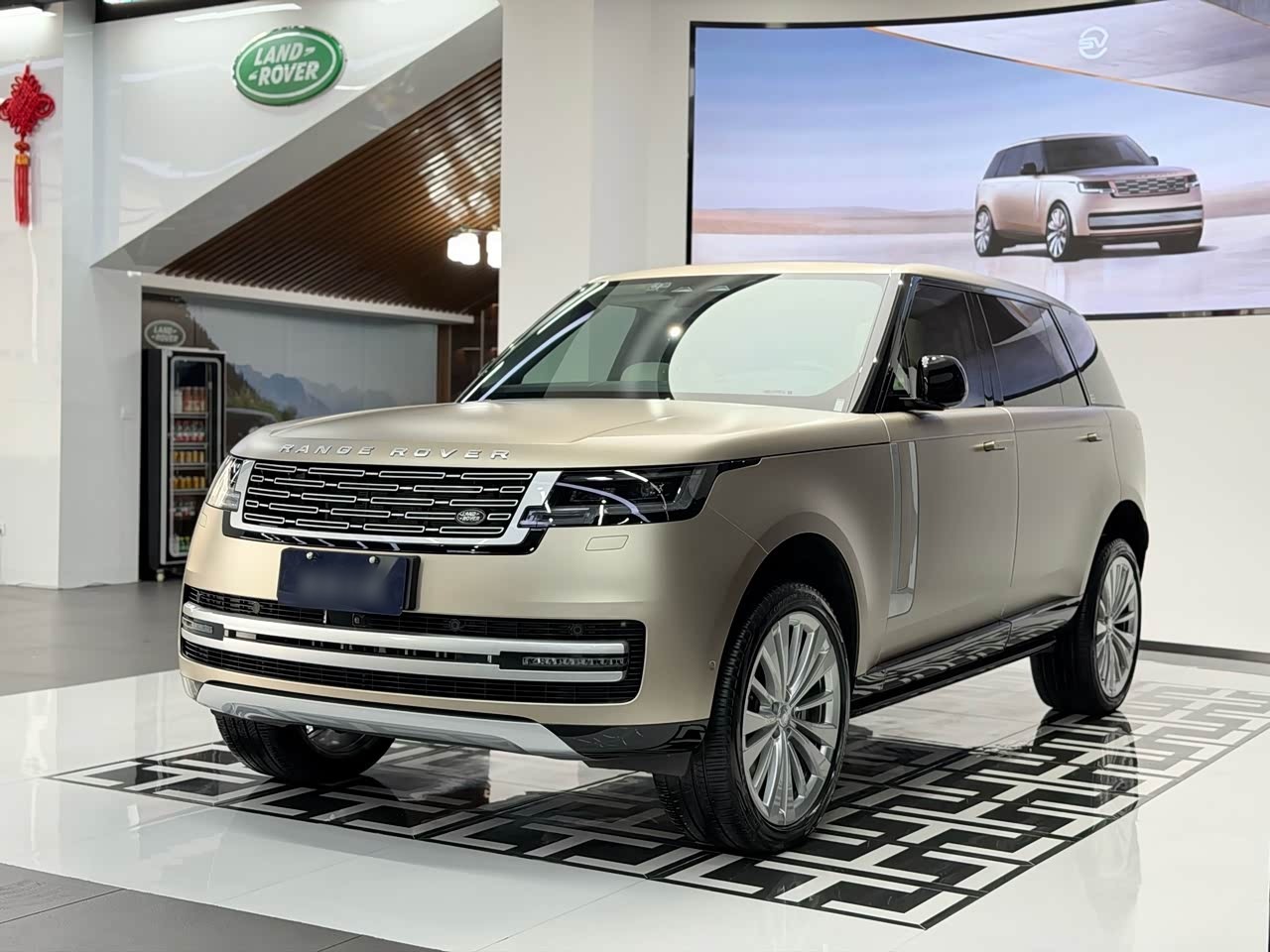 Range Rover 2023 4.4 V8 530PS Launch Edition