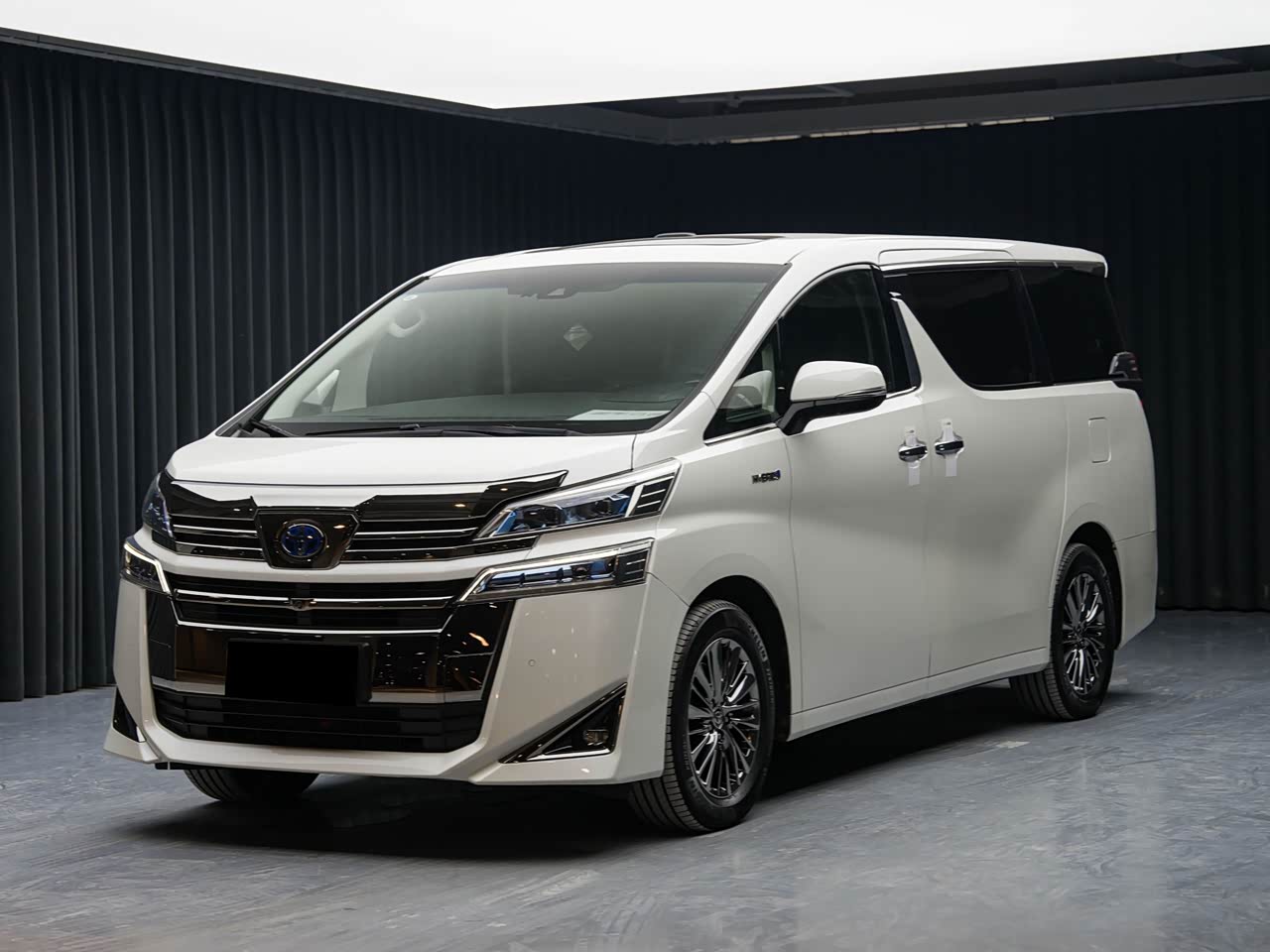 2019 Hybrid 2.5L HVLuxury