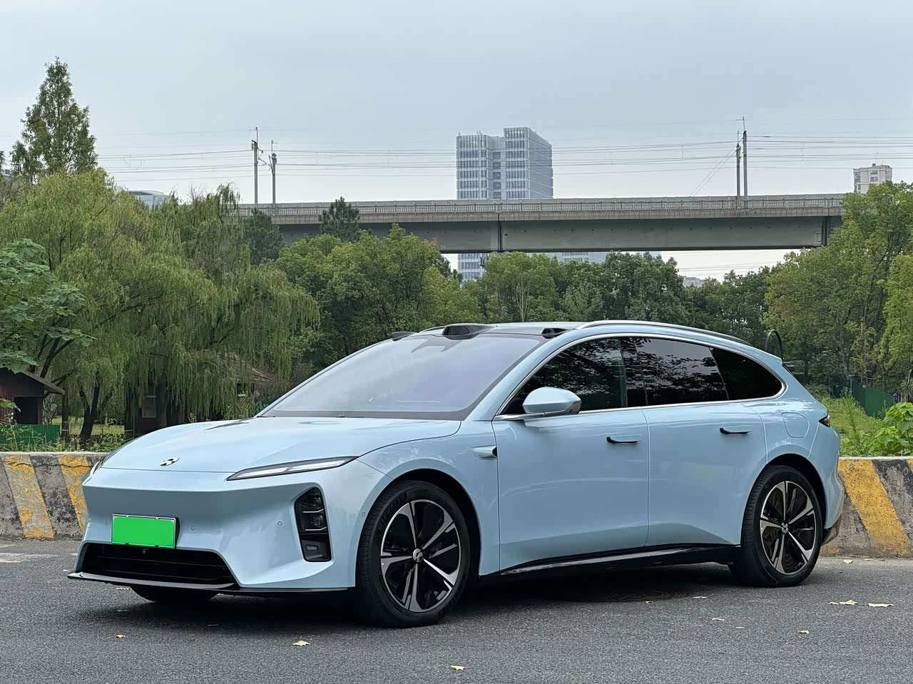 ET5T 2025 75kWh Touring