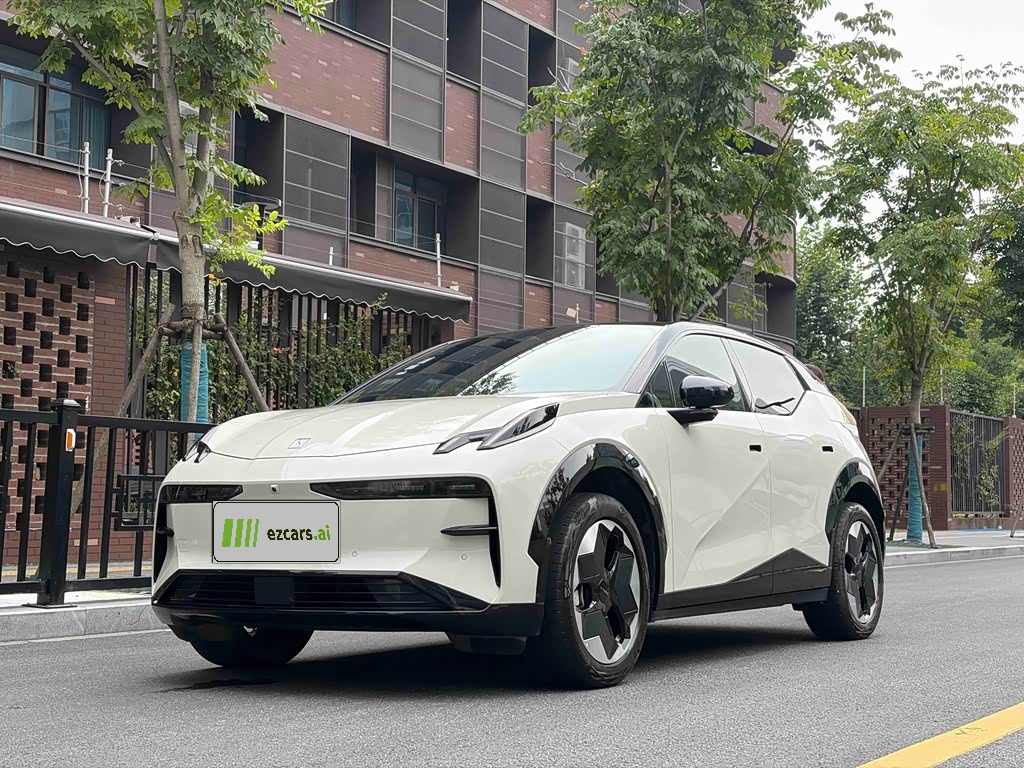 X 2023 RWD ME 5-Seater