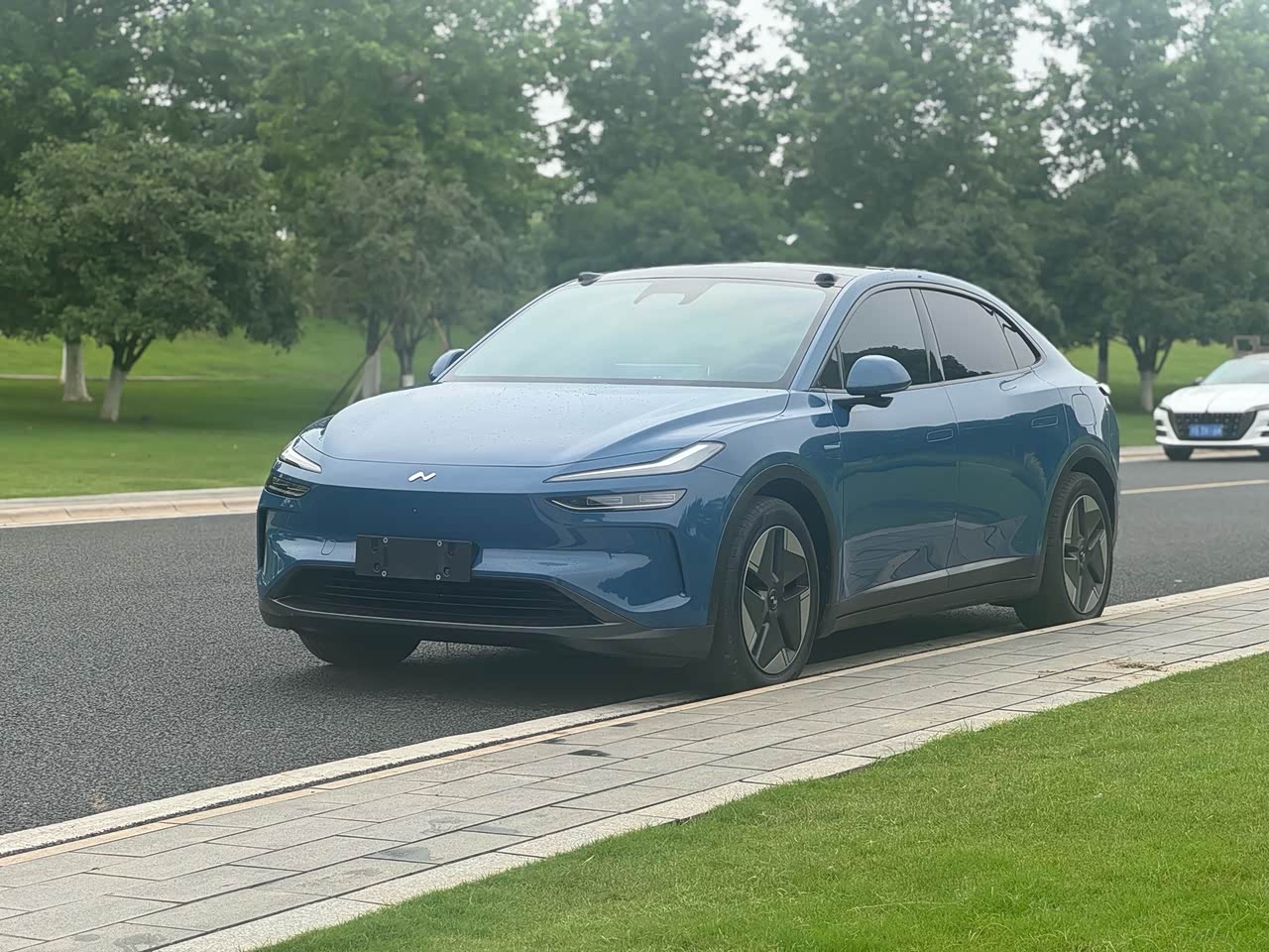 L60 2024 60kWh AWD