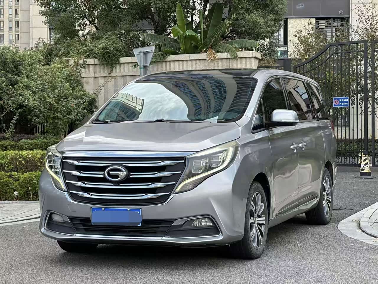 M8 2018 320T Premium