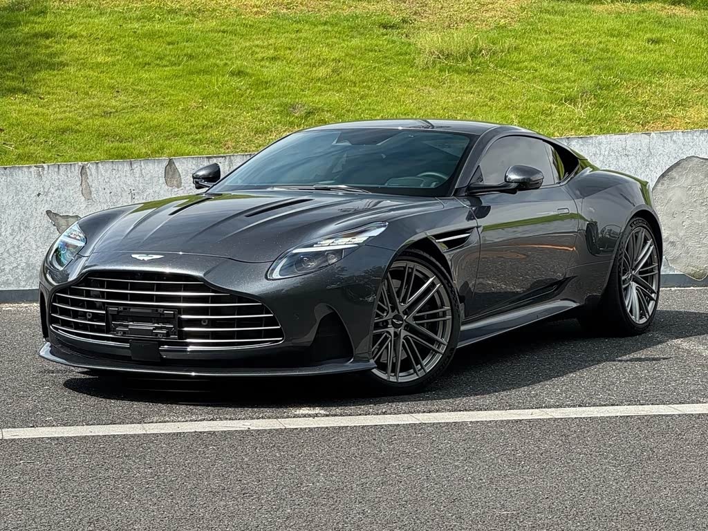 DB12 2023 4.0T V8 Coupe