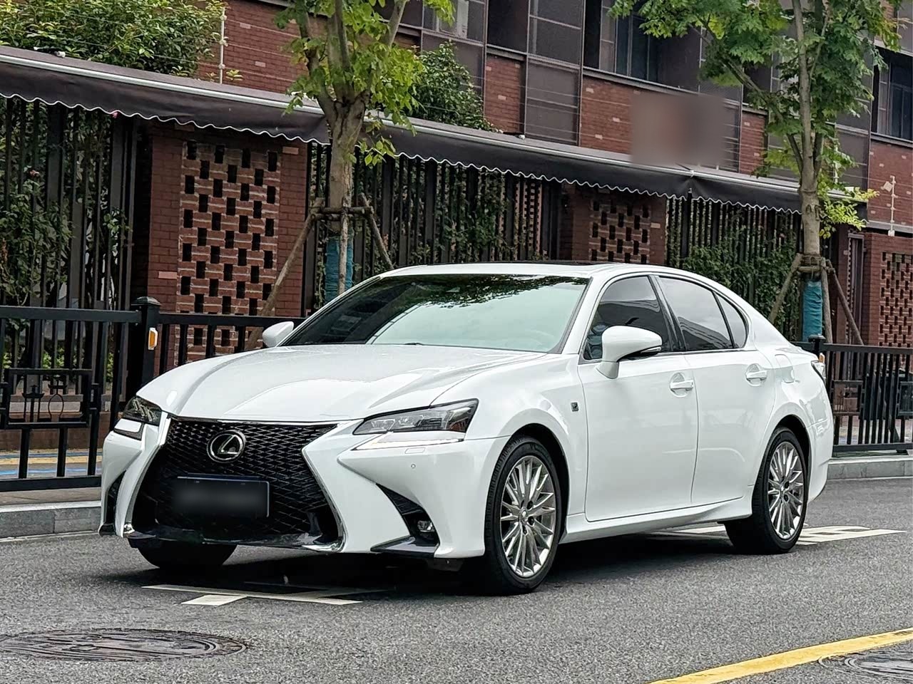 GS 2017 300 F SPORT