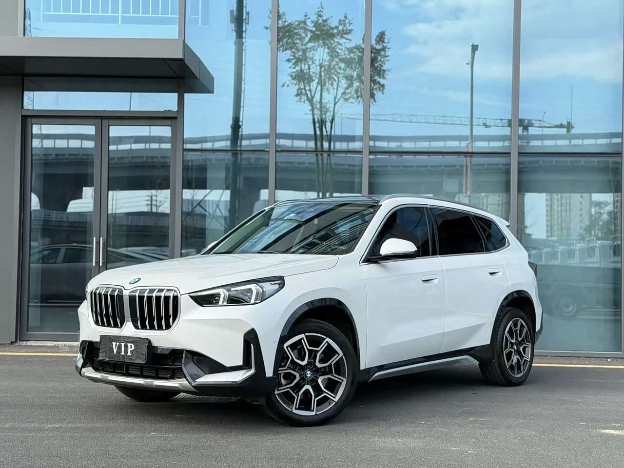 BMWX1 2024 sDrive25Li X Design Package