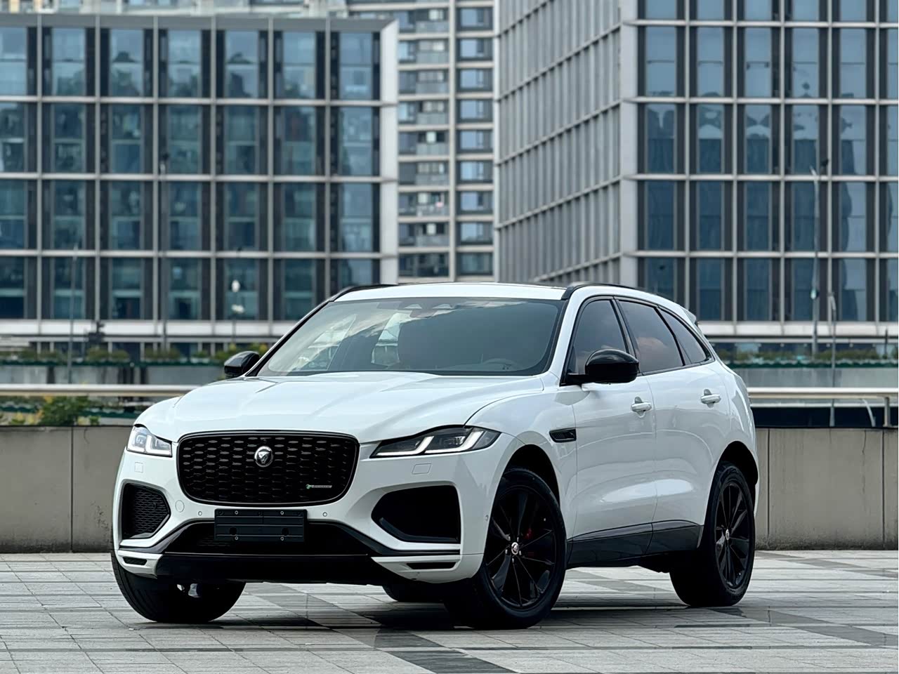 F-PACE 2022 P250 R-Dynamic BLACK