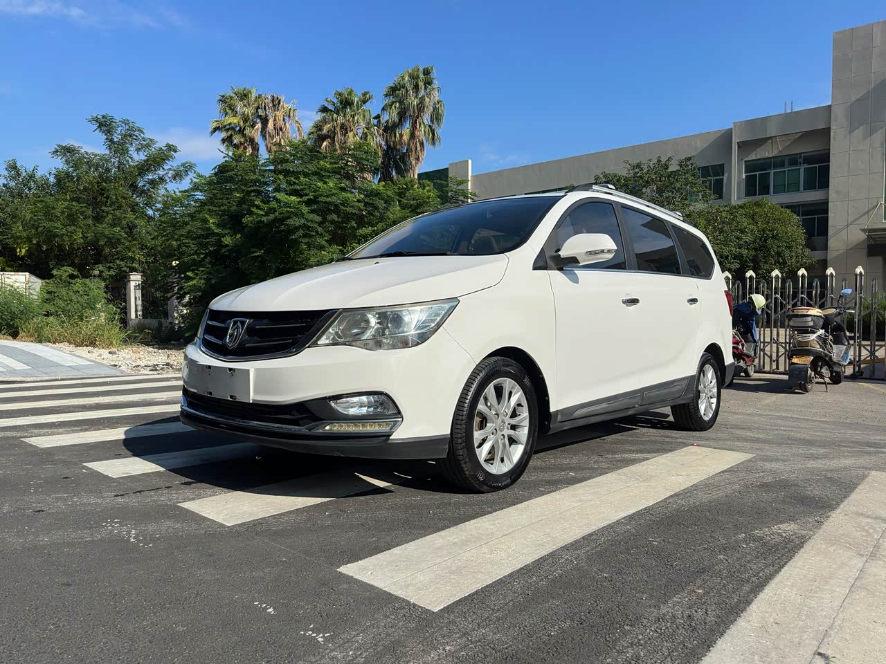 730 2016 1.5T MT Luxury 7-Seater