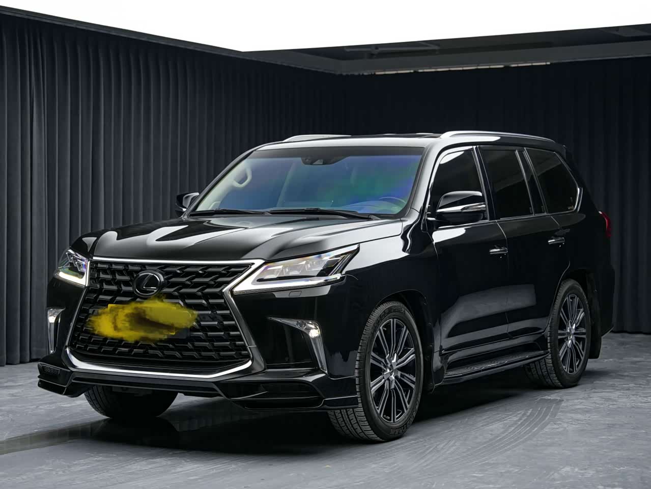 LexusLX 2021 570