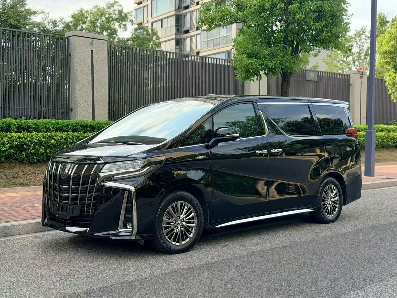 Alphard 2023 Hybrid 2.5L