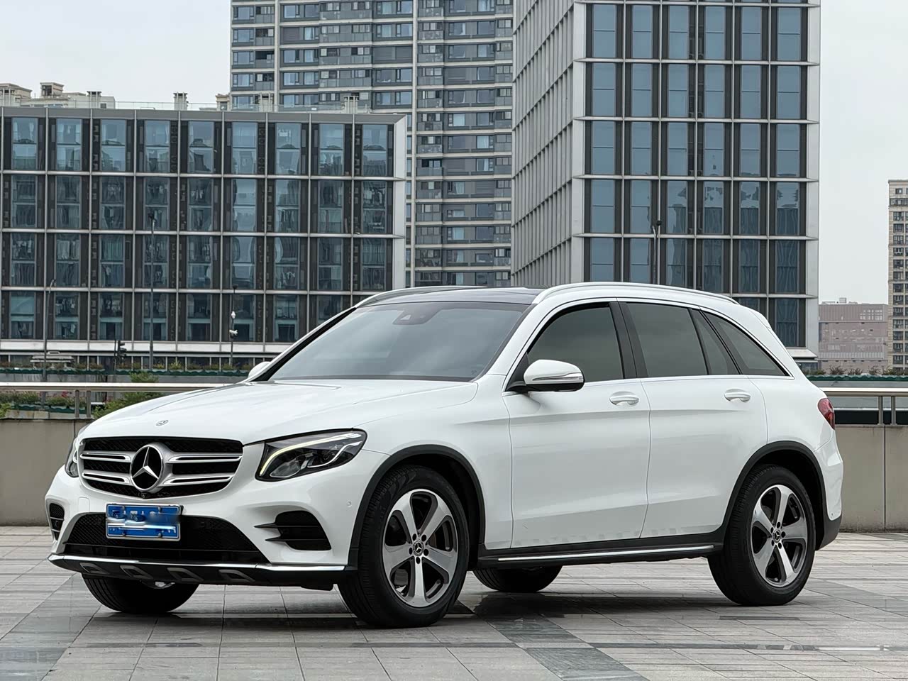 Mercedes-BenzGLC 2017 GLC 260 4MATIC Luxury
