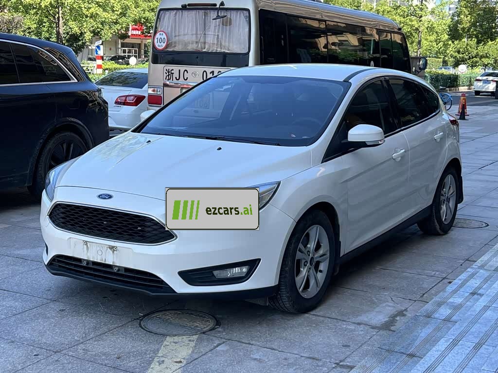 Focus 2017 Hatchback 1.6L AT Comfort