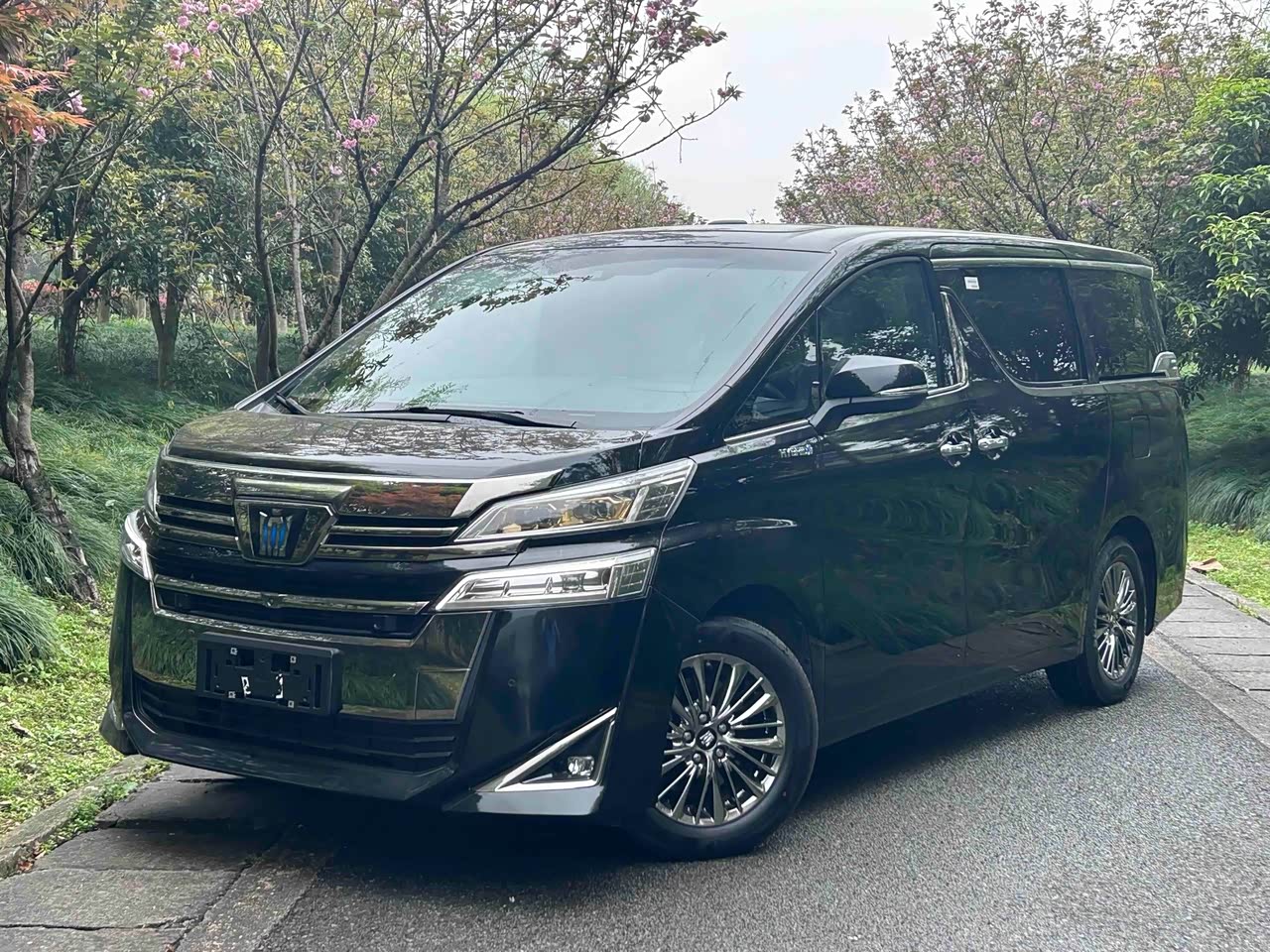 2023 Crown Hybrid 2.5L HV Premium