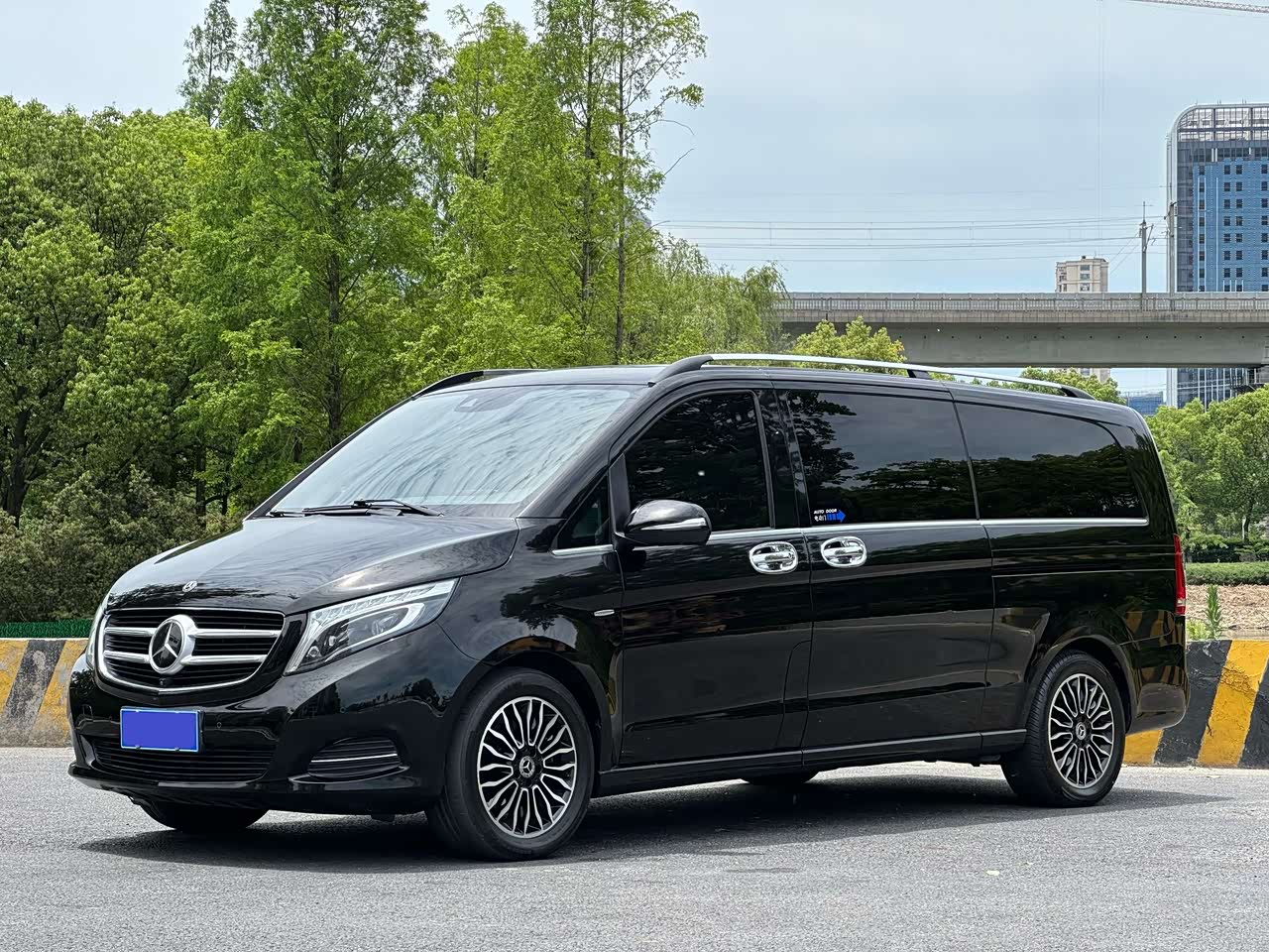 Mercedes-BenzV-Class 2018 V 260 L Premium Extended China VI