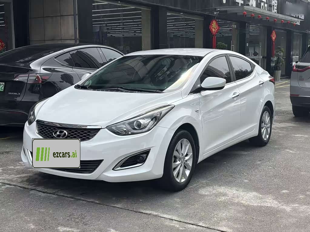Elantra 2016 1.6L AT Smart