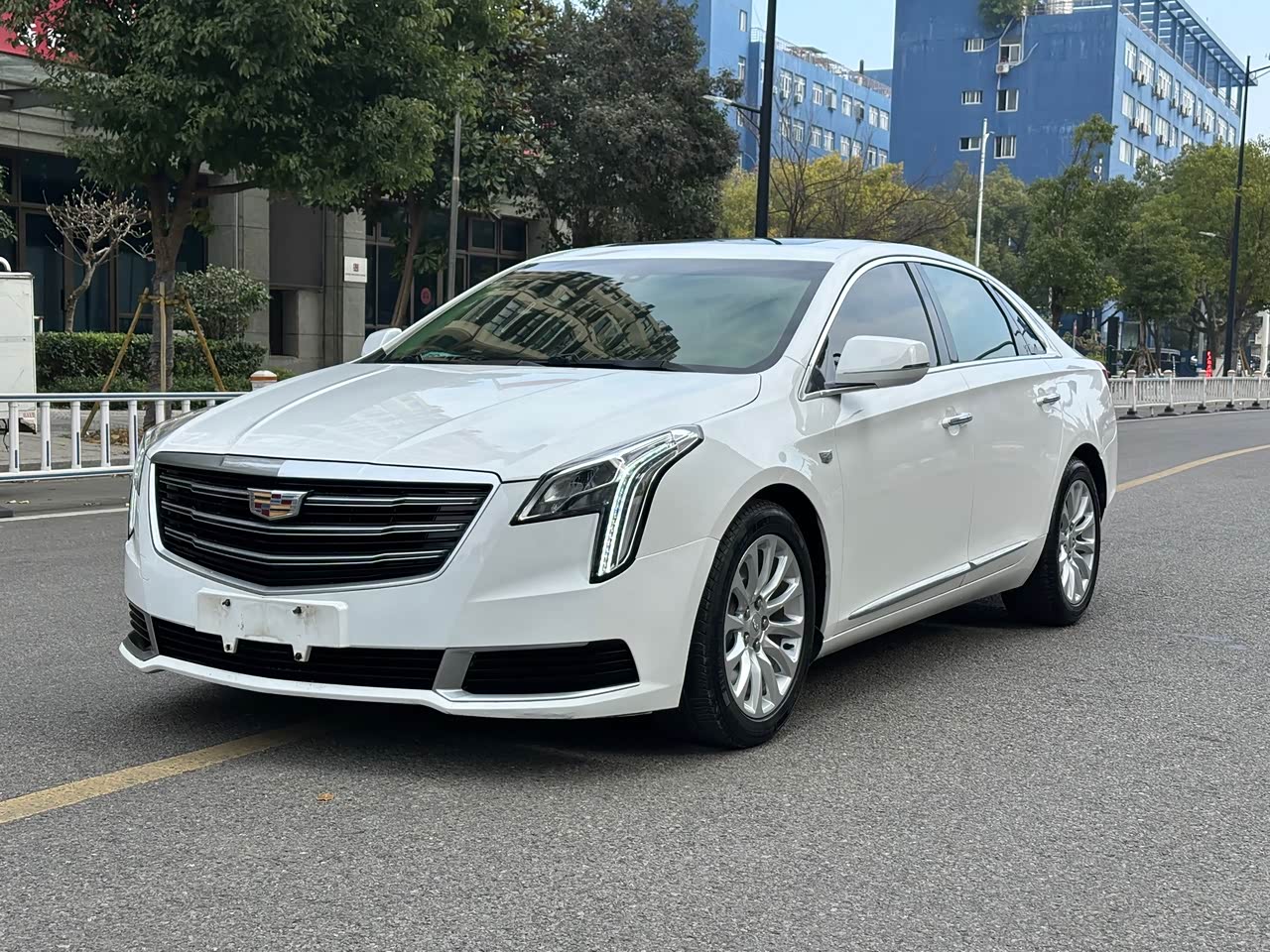 XTS 2018 28T Tech