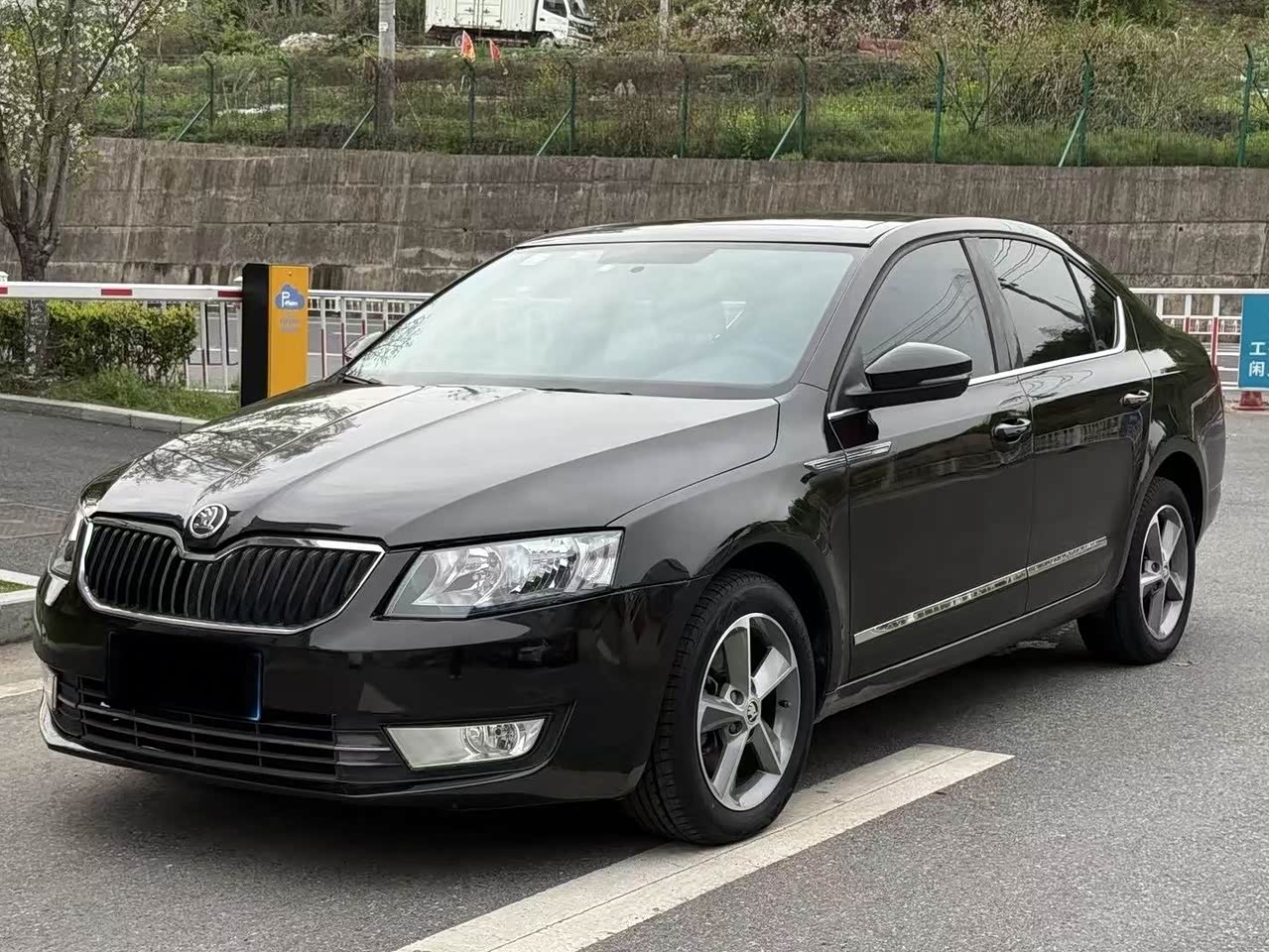 Octavia 2016 1.6L AT
