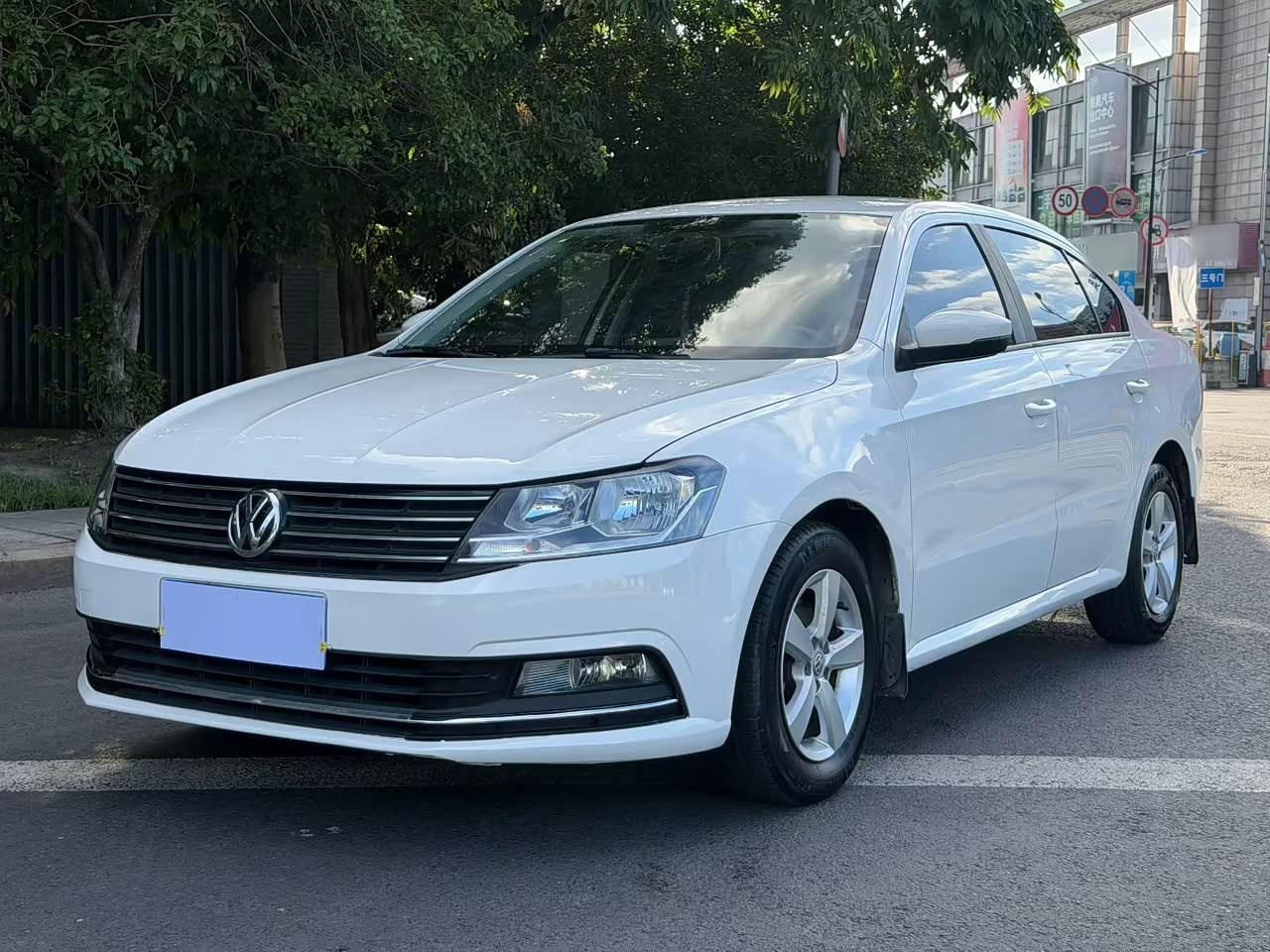 Lavida 2015 1.6L AT