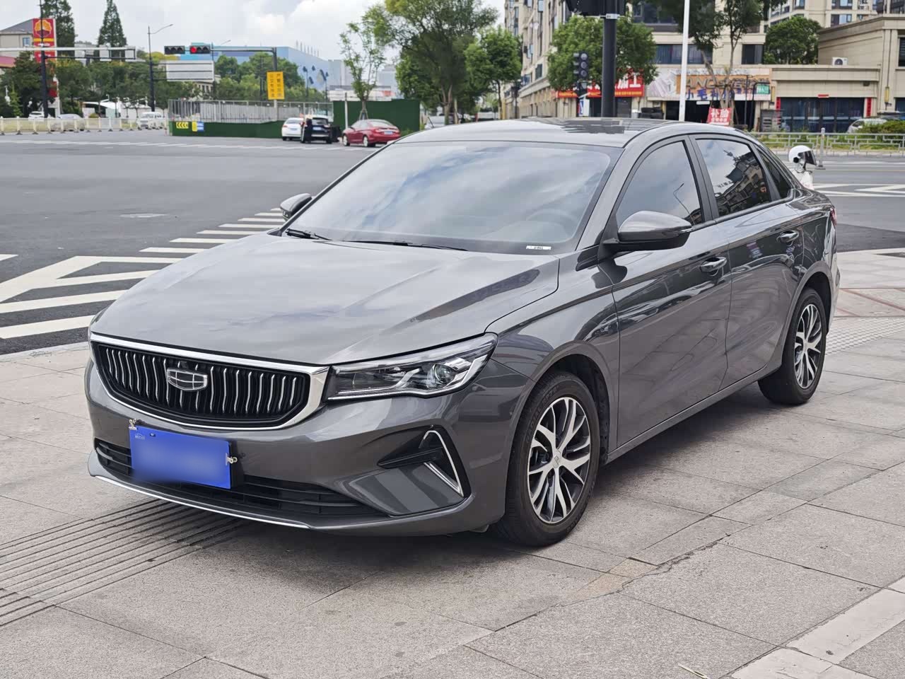 Emgrand 2023 4 Champion 1.5L CVT Luxury