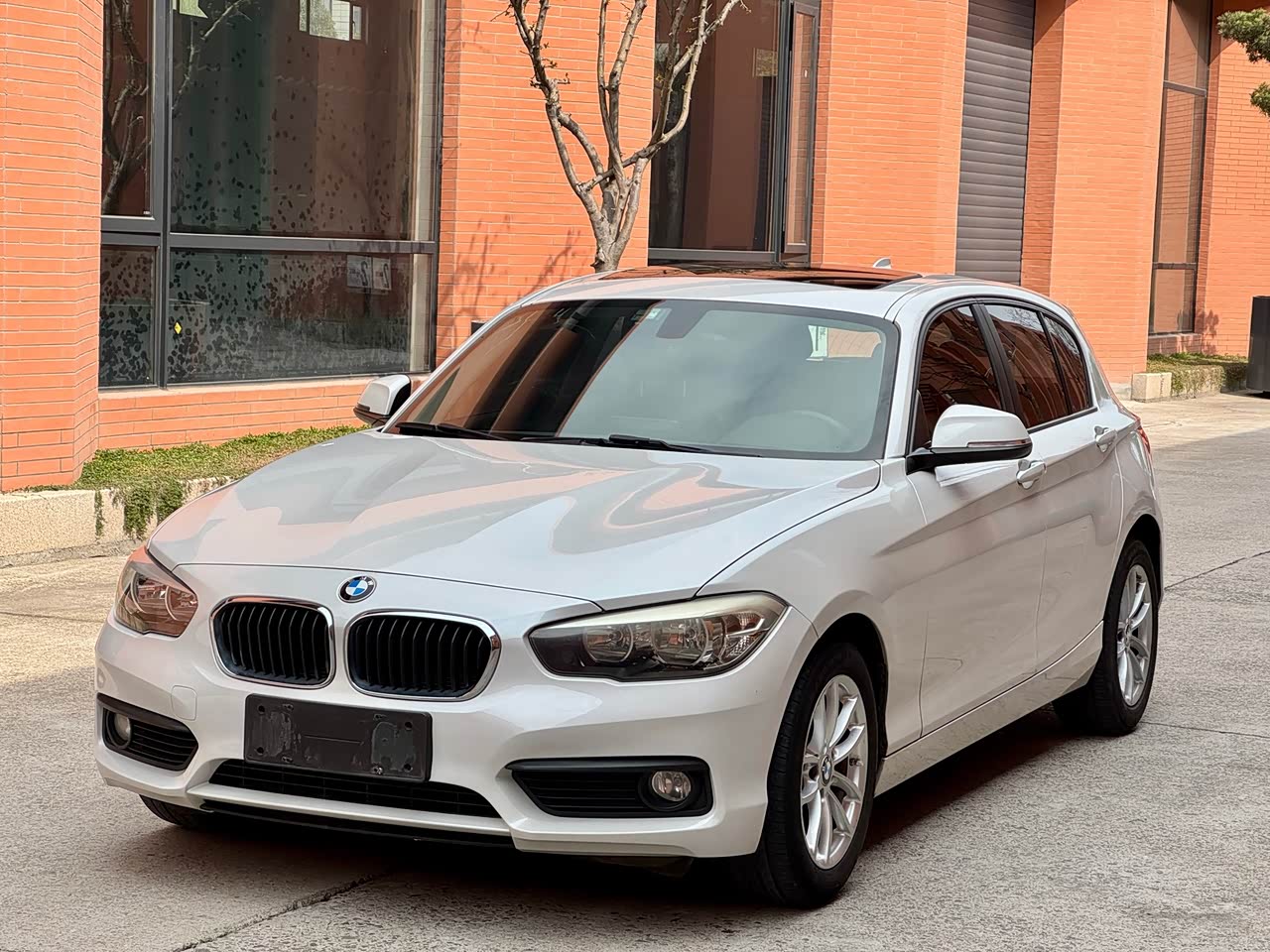 1 Series Imported 2016 118i Leading