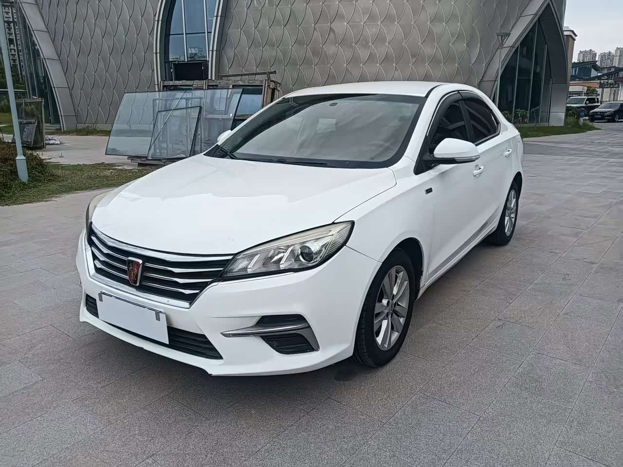 360 2018 PLUS 1.5L AT Luxury