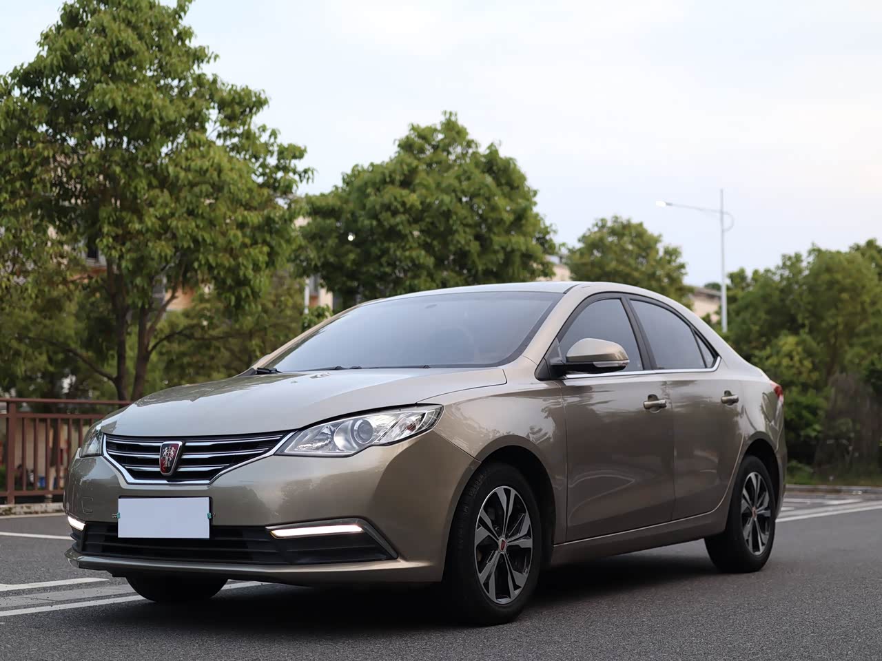 360 2017 1.5L AT Luxury