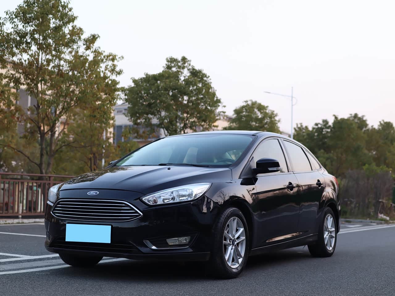 Focus 2015 Sedan 1.6L AT