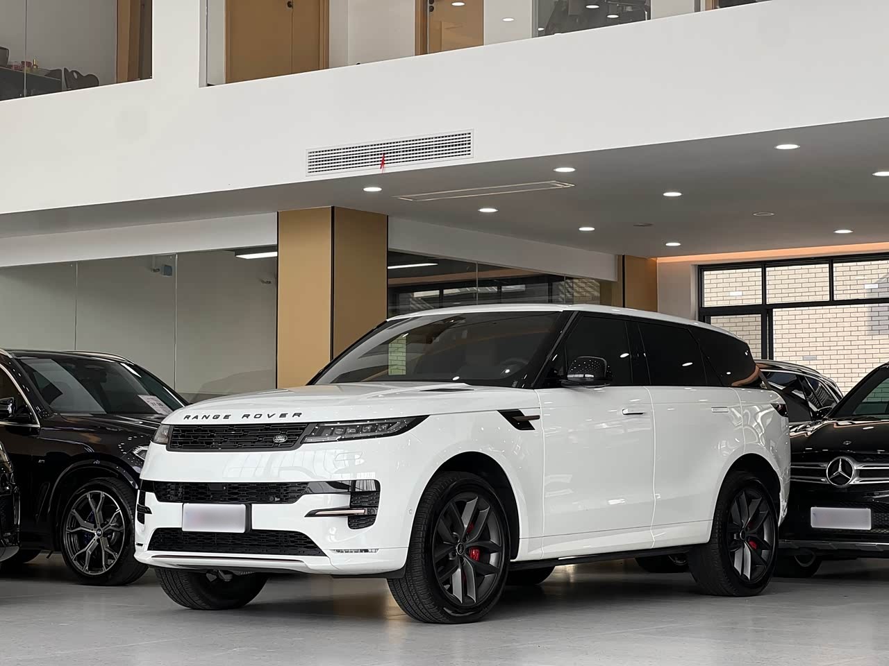 Range Rover Sport 2025 400PS Dynamic SE