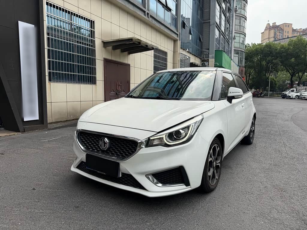 3 2017 1.5L AT Connected Luxury