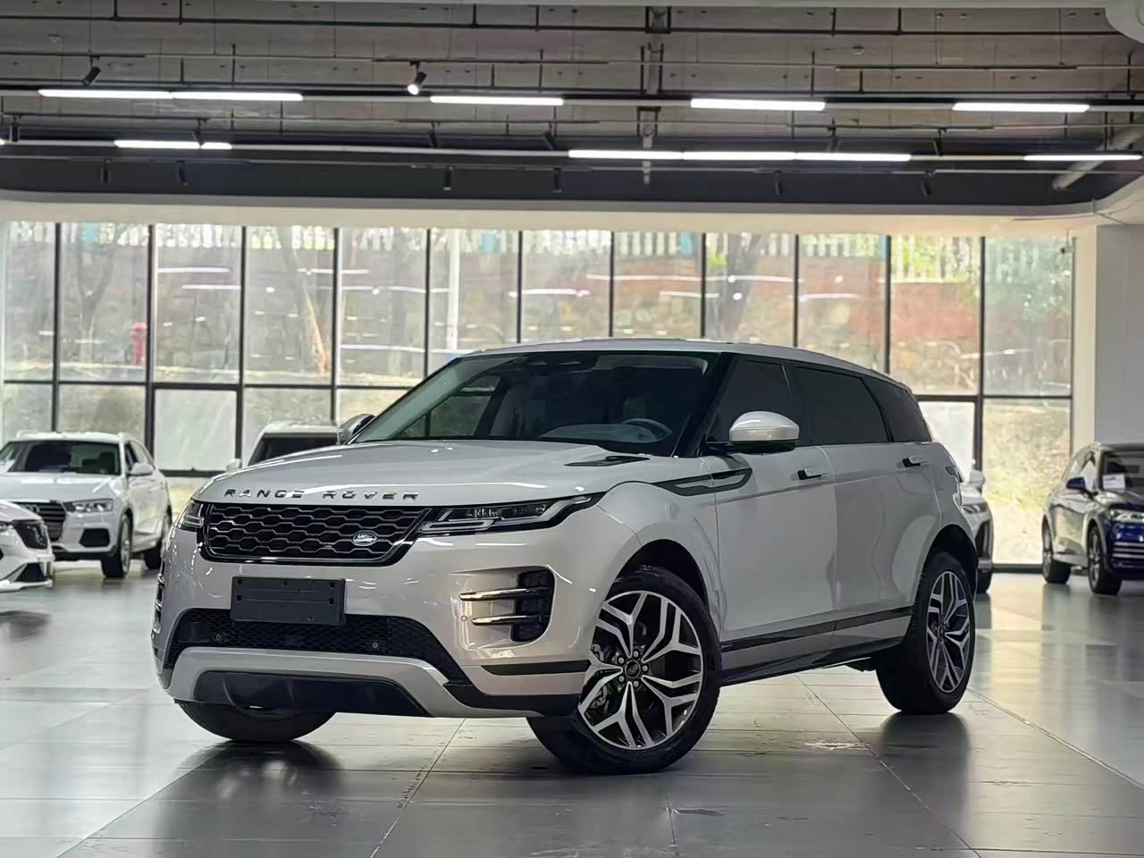 Range Rover Evoque 2022 Evoque L 249PS R-Dynamic Luxury