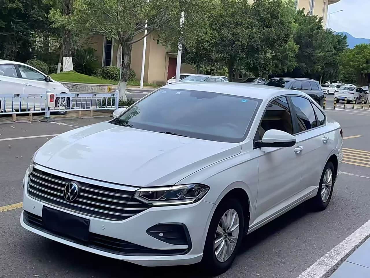 Lavida 2023 1.5L AT