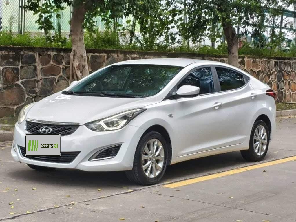 Elantra 2016 1.6L AT Smart