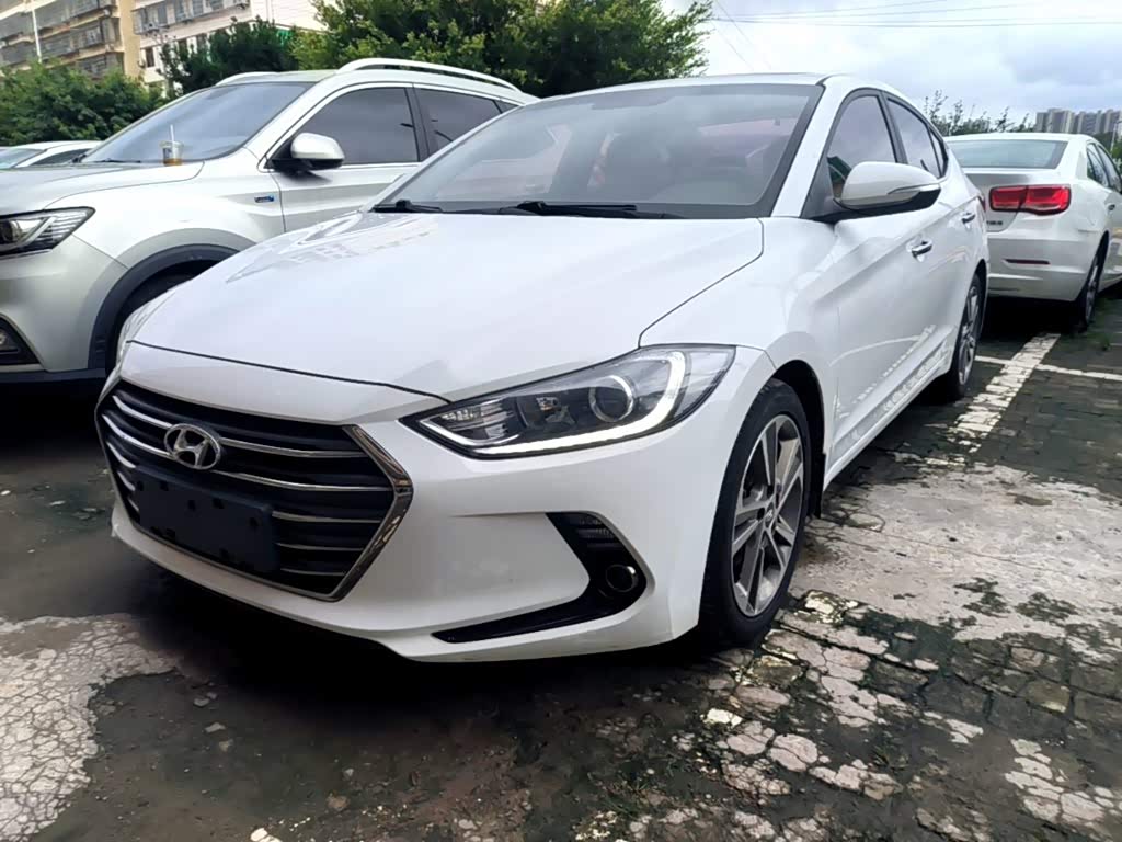Elantra 2016 1.6L AT Smart Elite