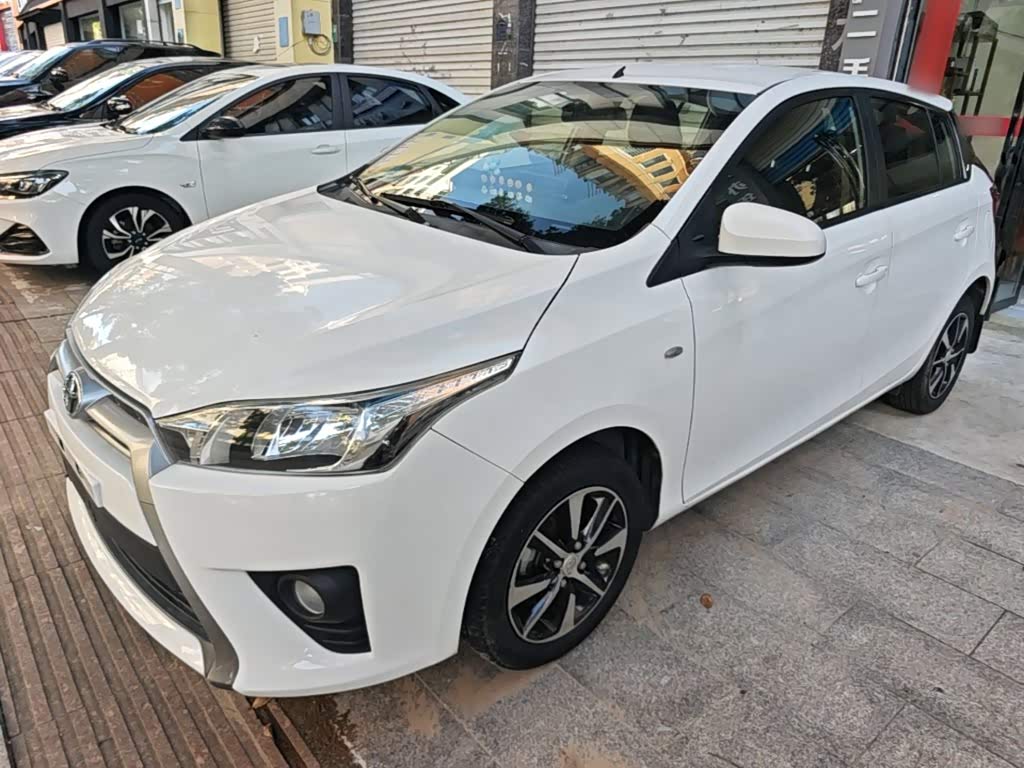 YARiS L 2015 1.5E AT