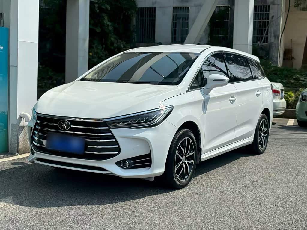 Song MAX 2017 1.5T MT Connected Luxury 7-Seater