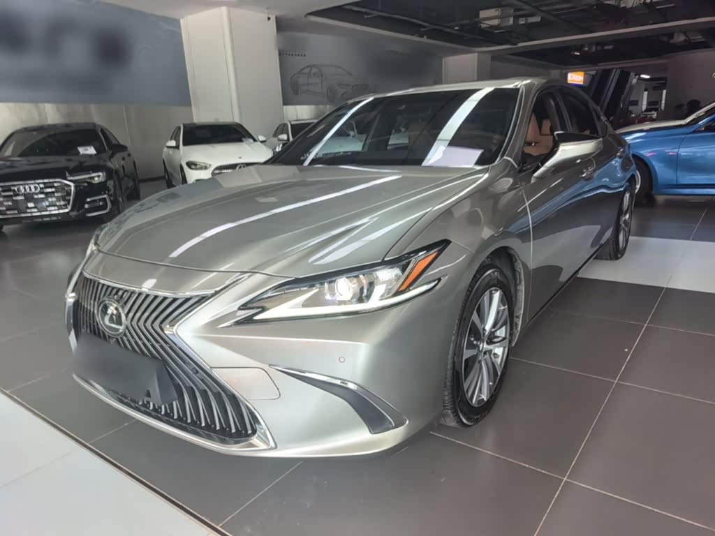 LexusES 2020 200 Luxury