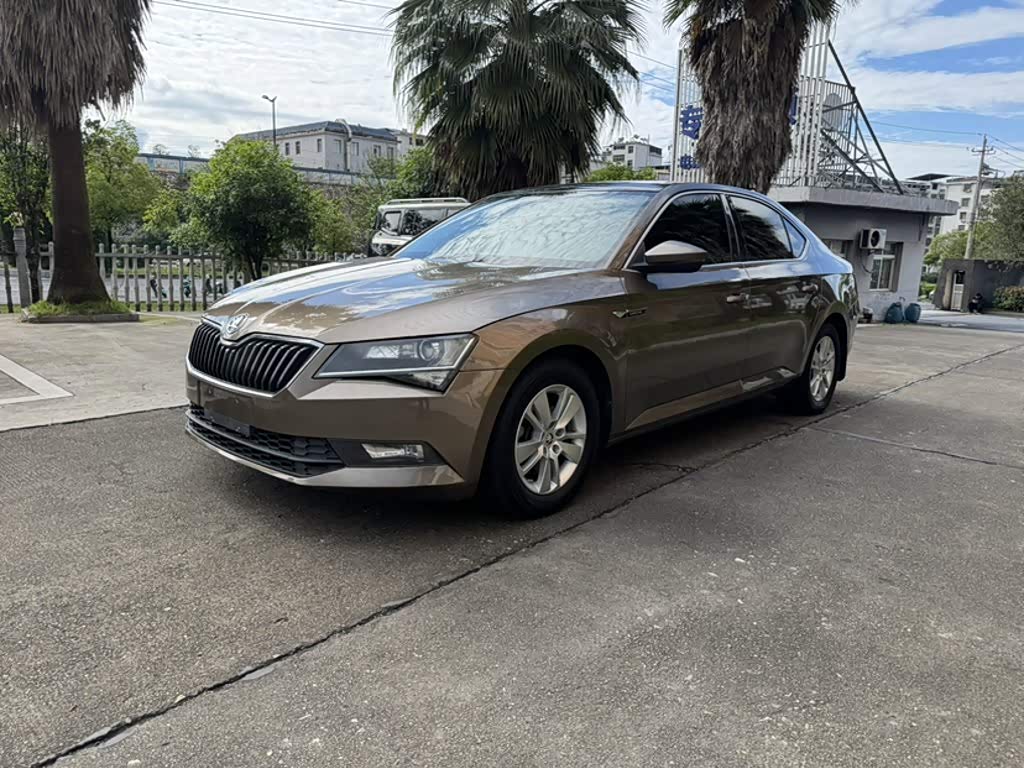 Superb 2016 TSI280 DSG