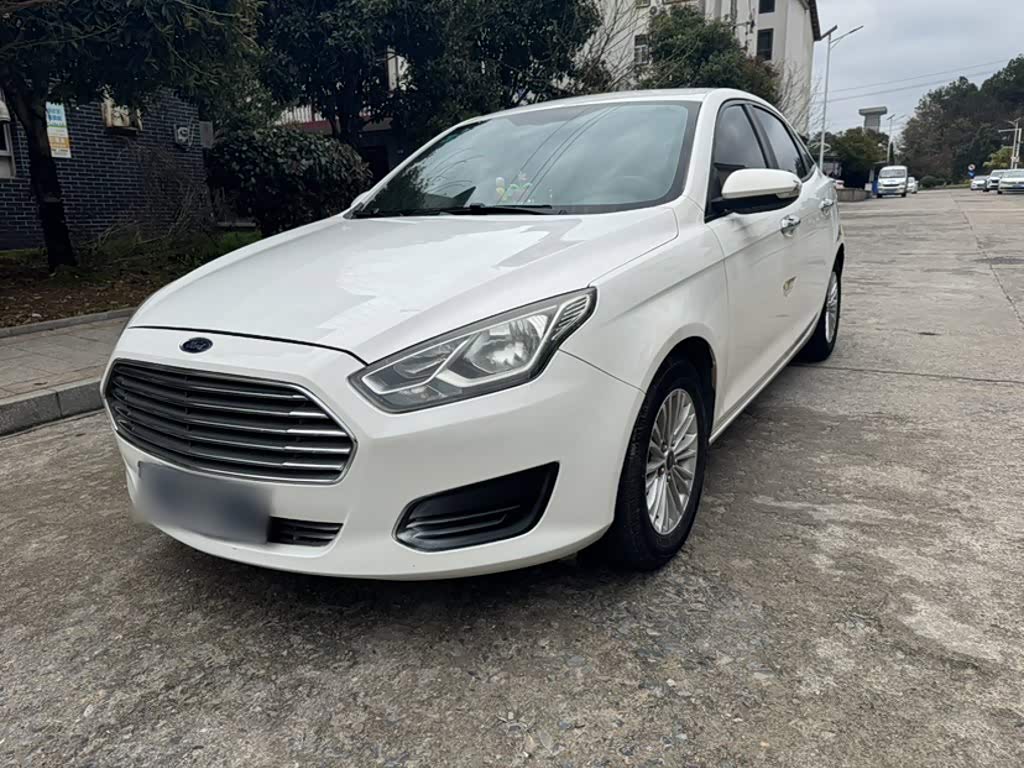 Escort 2017 Facelift 1.5L AT Comfort